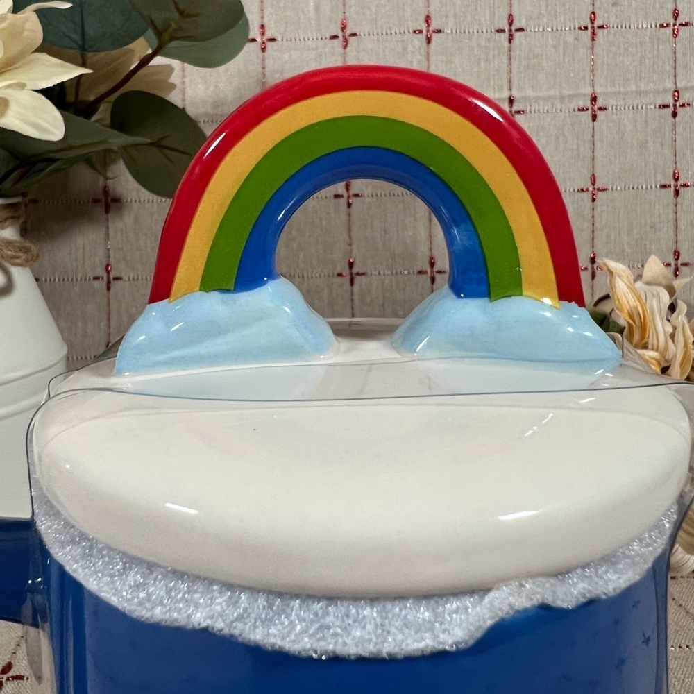 Rae Dunn Artisan Collection “Love is Blind” Figural Rainbow Topper Mug New - Picture 6 of 8